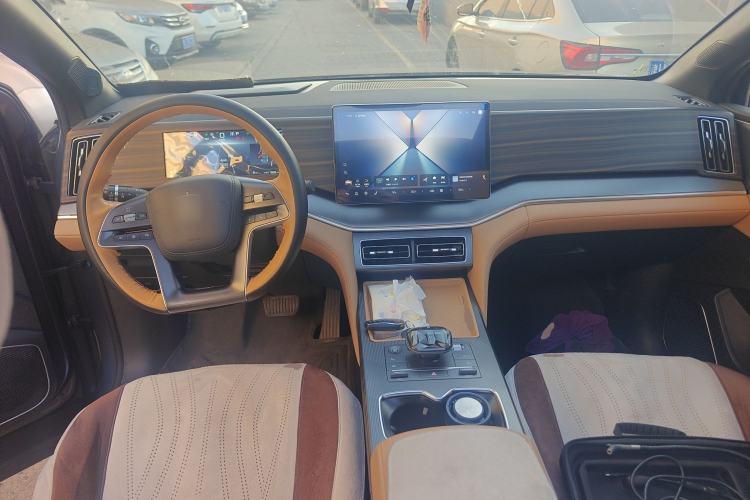 Used BYD Song L DM-i 2024 112 km Beyond Edition Center Console