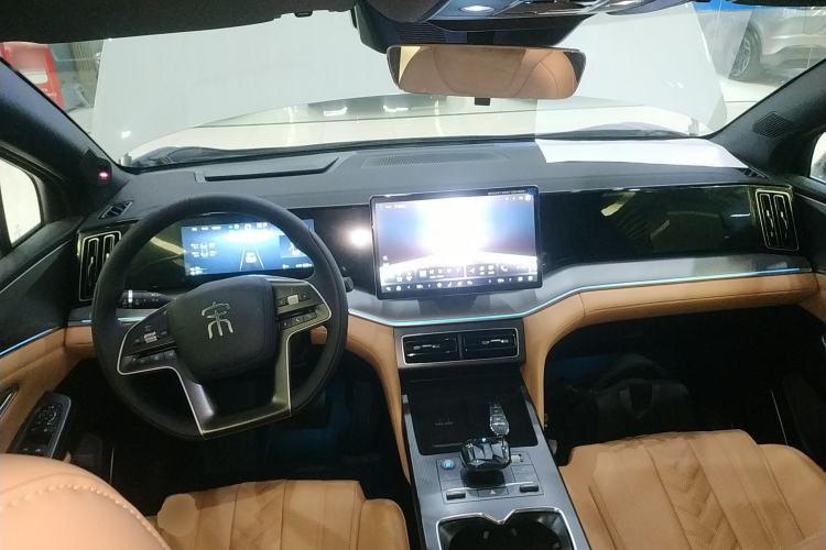 Used BYD Song L DM-i 2024 112 km Beyond Edition Center Console