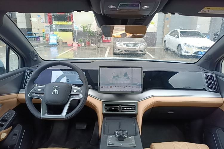Used BYD Song L DM-i 2024 112 km Beyond Edition Center Console