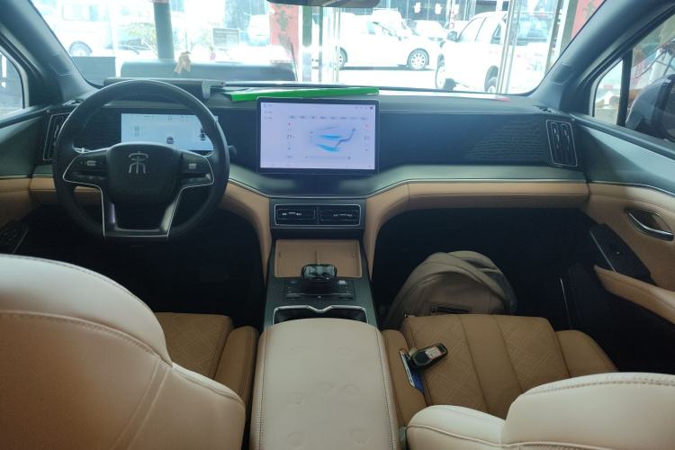 Used BYD Song L DM-i 2024 112 km Leading Edition Center Console