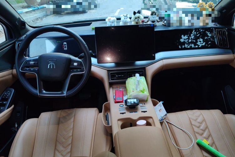 Used BYD Song L DM-i 2024 160 km Excellence Version Center Console
