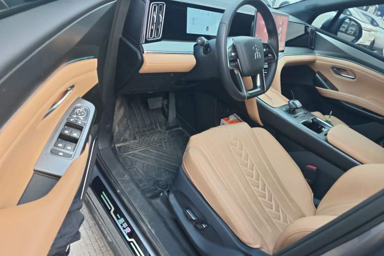 Used BYD Song L DM-i 2024 112 km Beyond Edition Driver Seat
