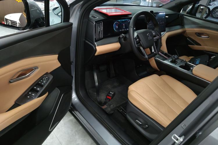 Used BYD Song L DM-i 2024 75km Leading Edition Driver Seat