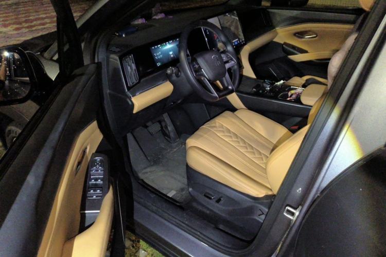 Used BYD Song L DM-i 2024 160km Beyond Edition Driver Seat