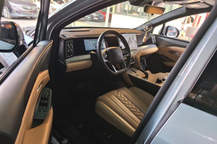 Used BYD Song L DM-i 2024 112 km Beyond Edition Driver Seat