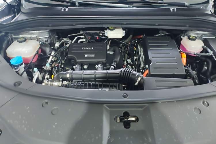 Used BYD Song L DM-i 2024 112 km Beyond Edition Engine Bay