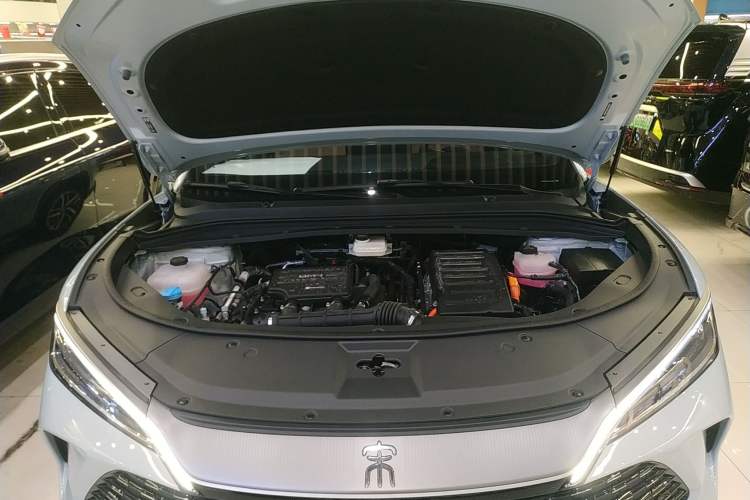 Used BYD Song L DM-i 2024 112 km Beyond Edition Engine Bay