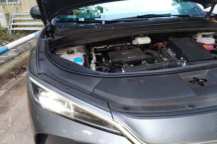 Used BYD Song L DM-i 2024 160 km Excellence Version Engine Bay Right