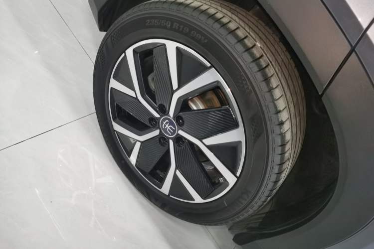 Used BYD Song L DM-i 2024 160km Beyond Edition Exterior 4