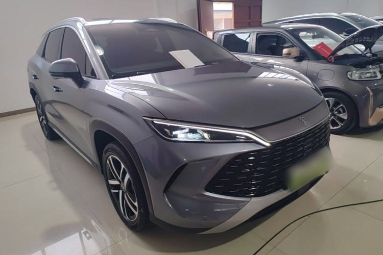 Used BYD Song L DM-i 2024 112 km Beyond Edition Front Right 45 Deg