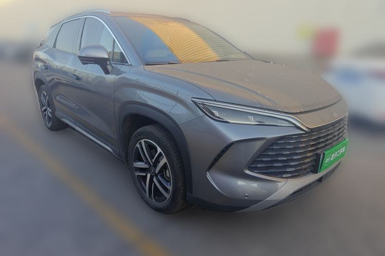 Used BYD Song L DM-i 2024 112 km Beyond Edition Front Right 45 Deg