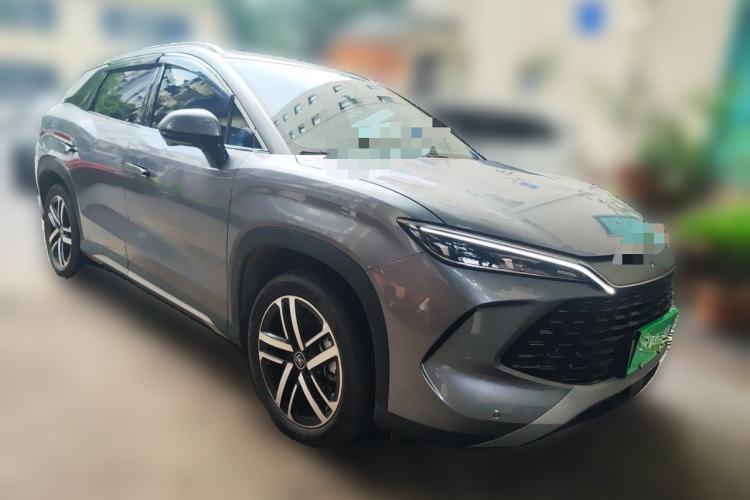 Used BYD Song L DM-i 2024 112 km Beyond Edition Front Right 45 Deg