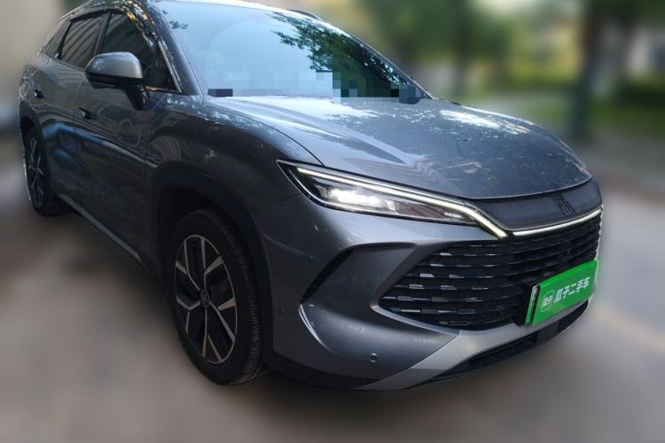 Used BYD Song L DM-i 2024 160 km Excellence Version Front Right 45 Deg