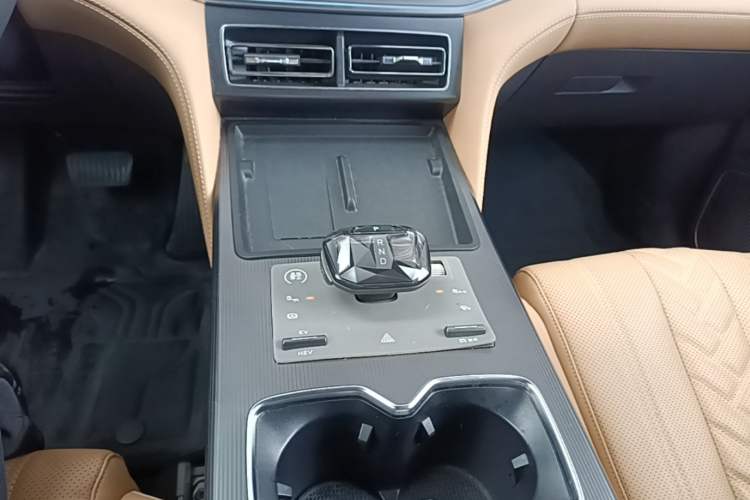 Used BYD Song L DM-i 2024 112 km Beyond Edition Gear Lever