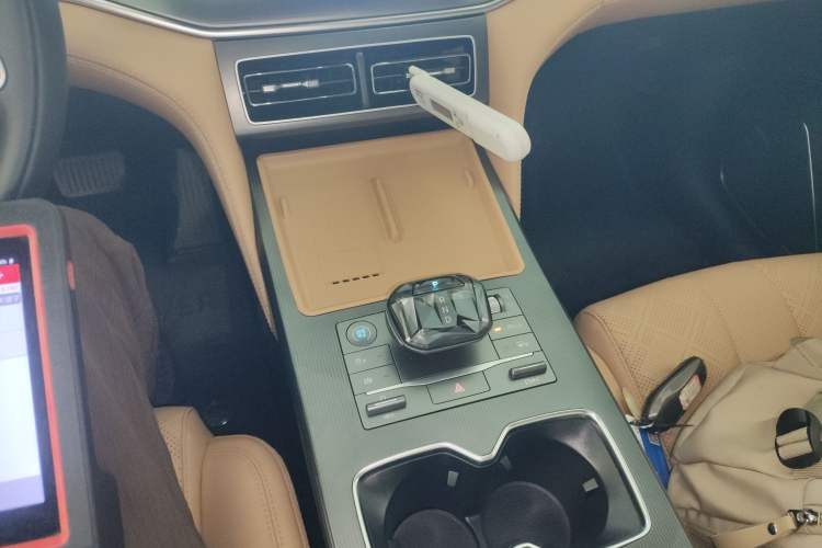 Used BYD Song L DM-i 2024 112 km Leading Edition Gear Lever