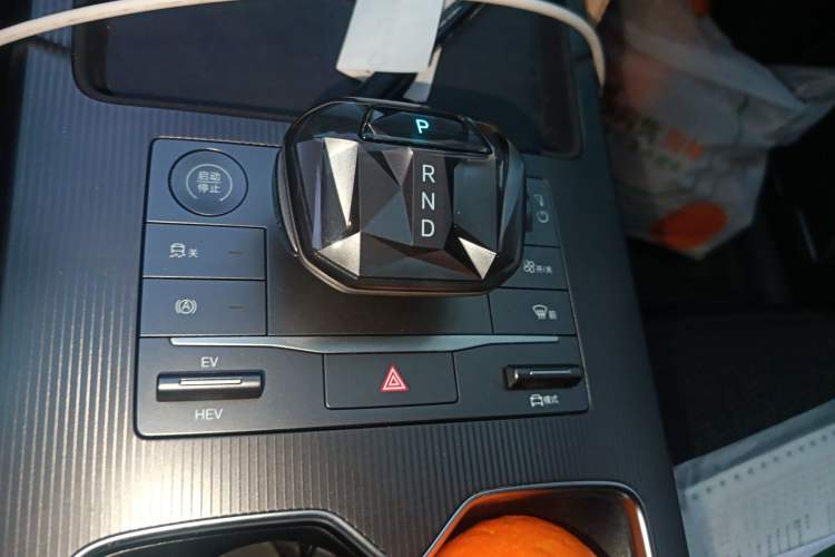 Used BYD Song L DM-i 2024 112 km Leading Edition Gear Lever