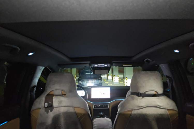 Used BYD Song L DM-i 2024 112 km Beyond Edition Headliner