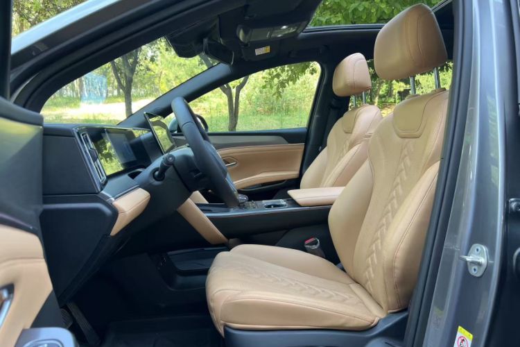 Used BYD Song L DM-i 2024 160km Beyond Edition Interior 2