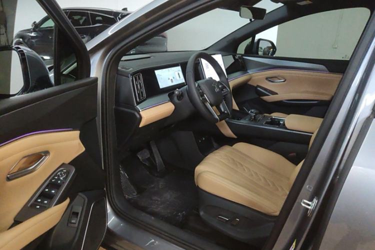 Used BYD Song L DM-i 2024 112 km Beyond Edition Interior 2