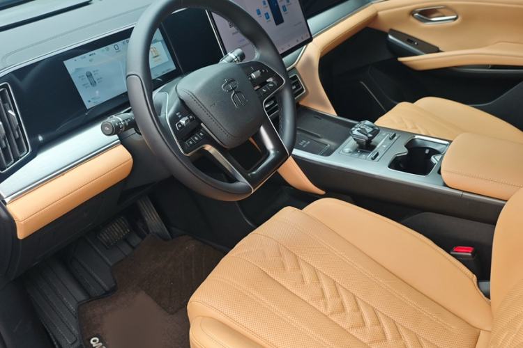 Used BYD Song L DM-i 2024 160km Beyond Edition Interior 4