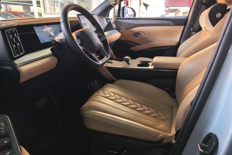 Used BYD Song L DM-i 2024 112 km Beyond Edition Left Front Seat