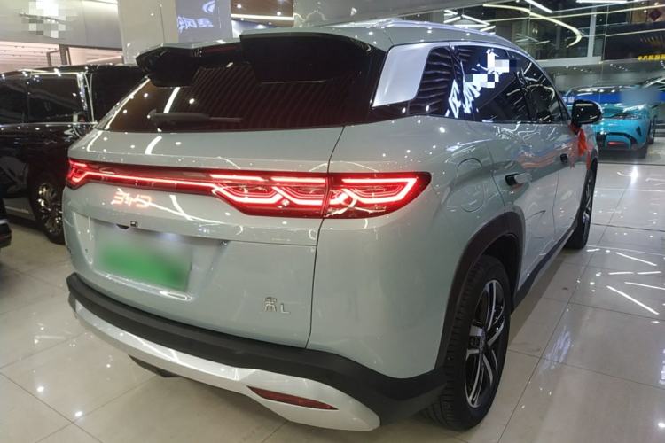 Used BYD Song L DM-i 2024 112 km Beyond Edition Rear Right 45 Deg