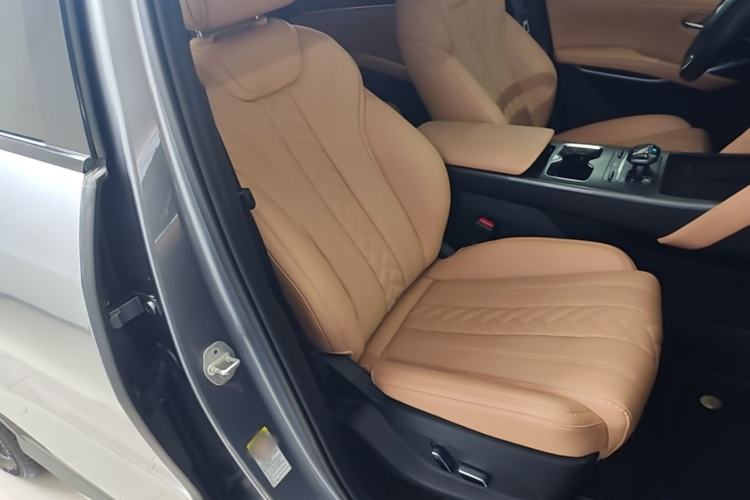 Used BYD Song L DM-i 2024 112 km Beyond Edition Right Front Seat