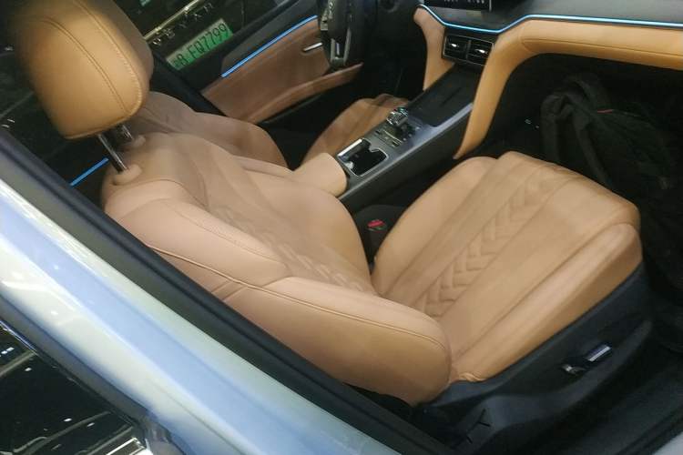 Used BYD Song L DM-i 2024 112 km Beyond Edition Right Front Seat