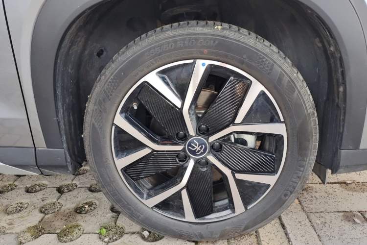 Used BYD Song L DM-i 2024 160km Beyond Edition Right Front Wheel Hub