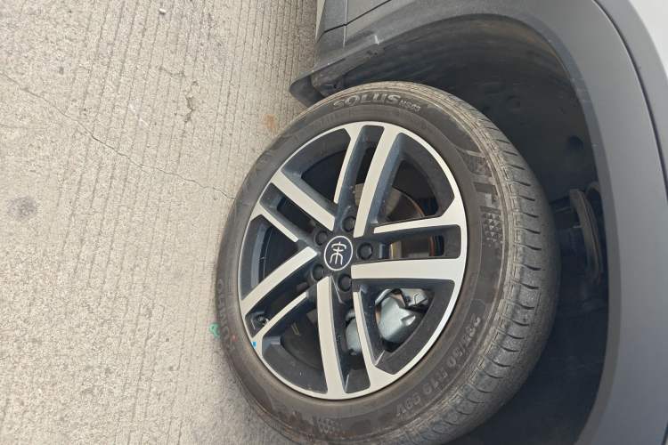 Used BYD Song L DM-i 2024 112 km Beyond Edition Right Front Wheel Hub