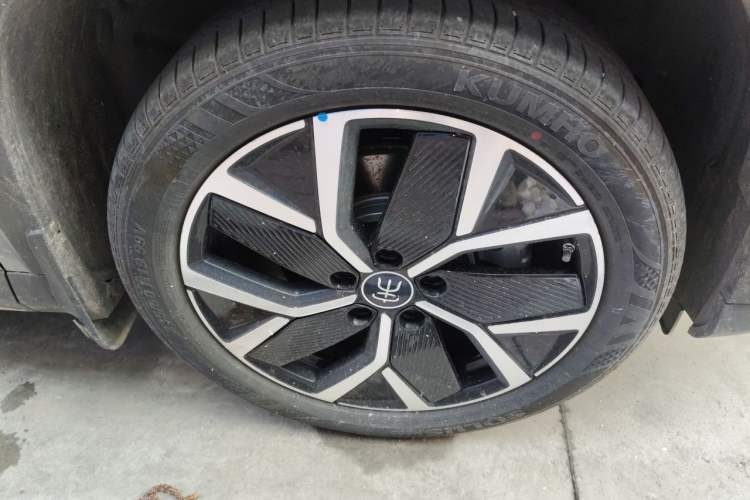 Used BYD Song L DM-i 2024 160km Beyond Edition Right Front Wheel Hub