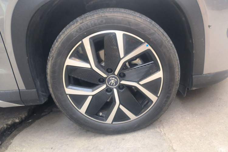 Used BYD Song L DM-i 2024 160km Beyond Edition Right Front Wheel Hub