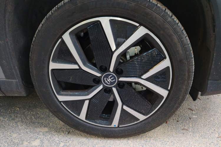Used BYD Song L DM-i 2024 160 km Excellence Version Right Front Wheel Hub