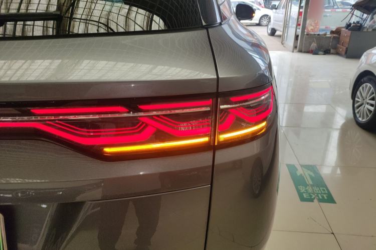 Used BYD Song L DM-i 2024 112 km Leading Edition Right Rear Taillight