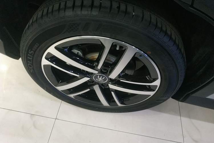 Used BYD Song L DM-i 2024 112 km Beyond Edition Right Rear Wheel Hub