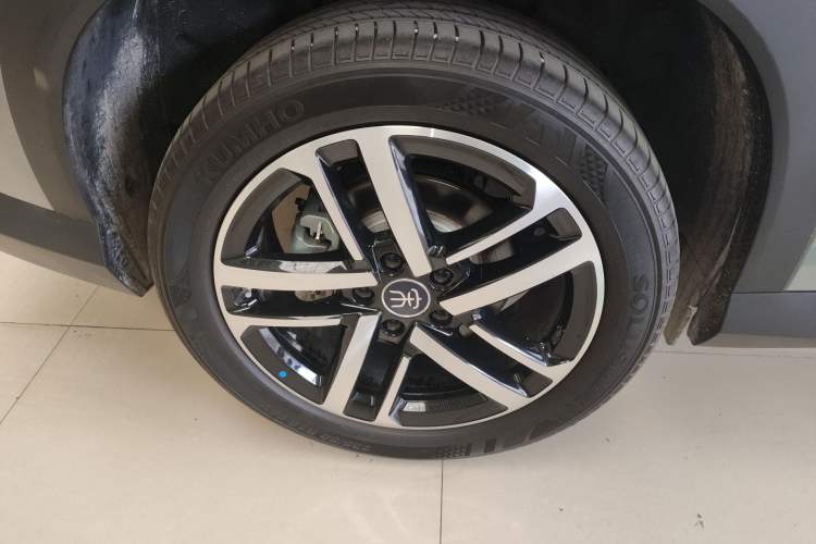 Used BYD Song L DM-i 2024 112 km Leading Edition Right Rear Wheel Hub