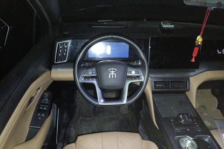 Used BYD Song L DM-i 2024 112 km Leading Edition Steering Wheel