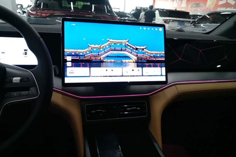 Used BYD Song L DM-i 2024 160 km Excellence Version Audio And AC Panel