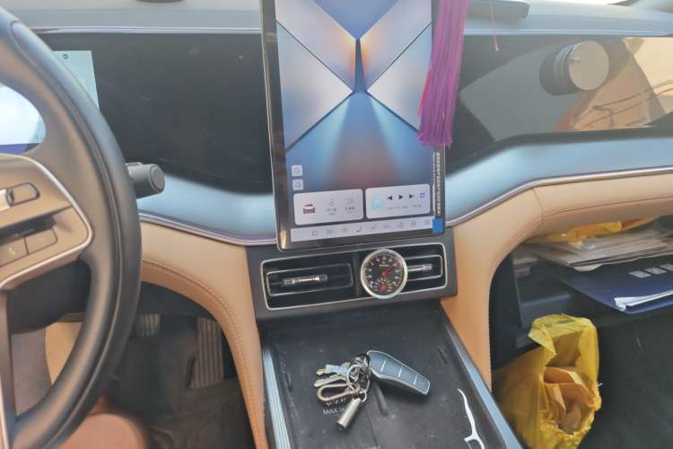 Used BYD Song L DM-i 2024 112 km Beyond Edition Audio And AC Panel