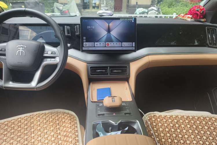 Used BYD Song L DM-i 2024 112 km Leading Edition Audio And AC Panel