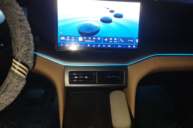 Used BYD Song L DM-i 2024 112 km Beyond Edition Audio And AC Panel