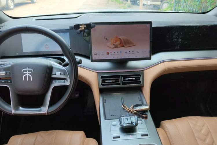 Used BYD Song L DM-i 2024 112 km Beyond Edition Audio And AC Panel