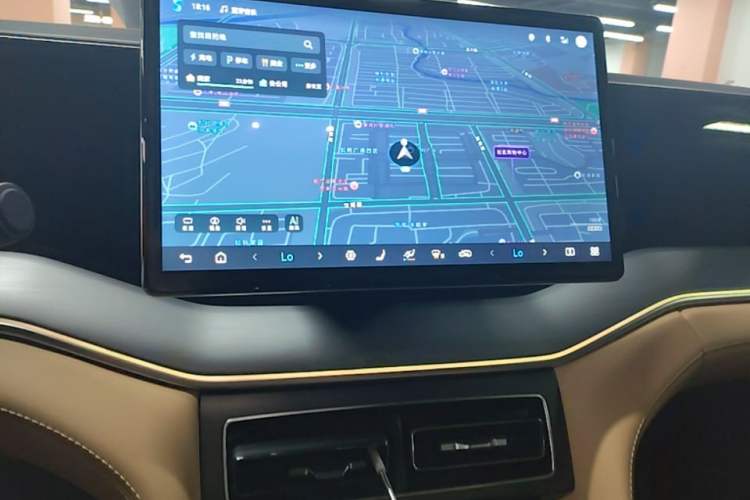 Used BYD Song L DM-i 2024 112 km Beyond Edition Audio And AC Panel