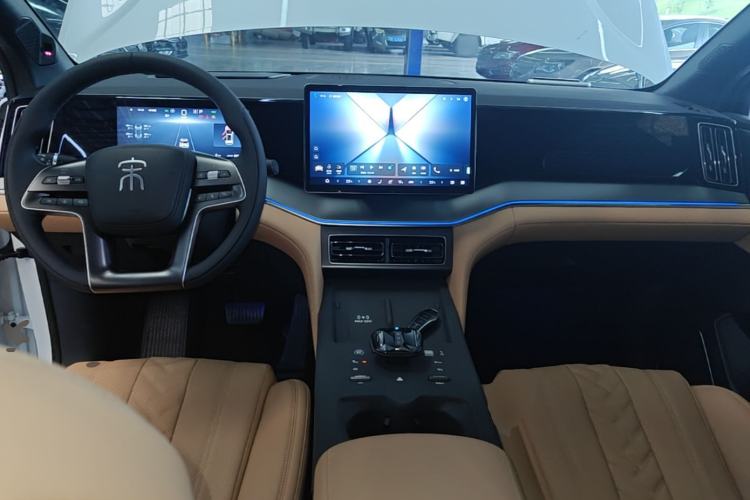 Used BYD Song L DM-i 2024 112 km Beyond Edition Center Console