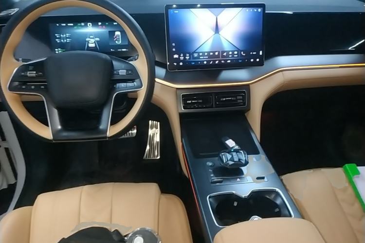 Used BYD Song L DM-i 2024 112 km Beyond Edition Center Console