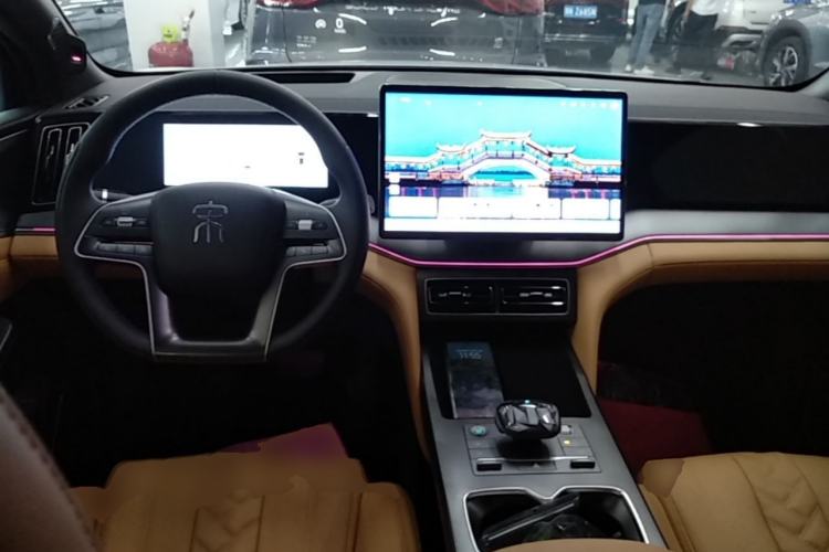 Used BYD Song L DM-i 2024 160 km Excellence Version Center Console