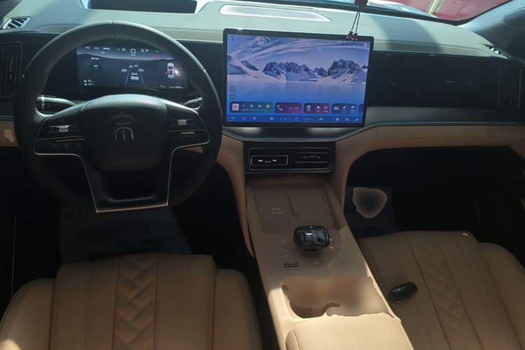 Used BYD Song L DM-i 2024 160 km Excellence Version Center Console