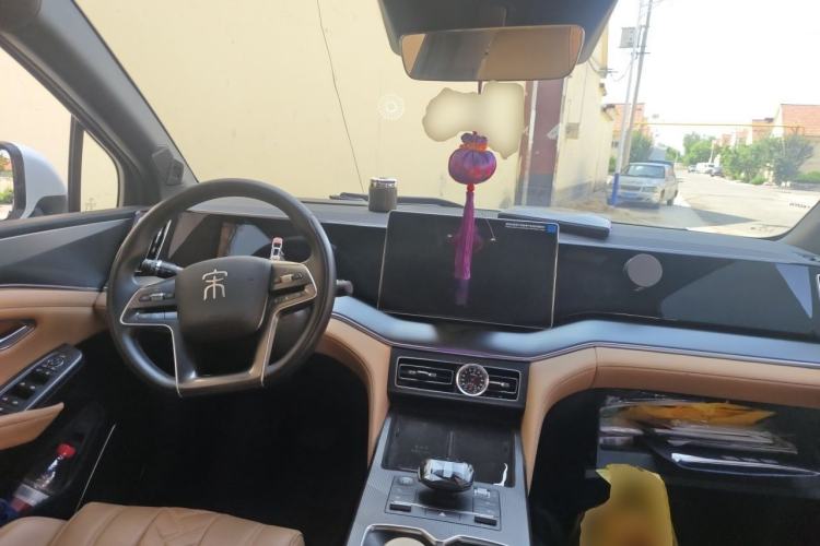 Used BYD Song L DM-i 2024 112 km Beyond Edition Center Console