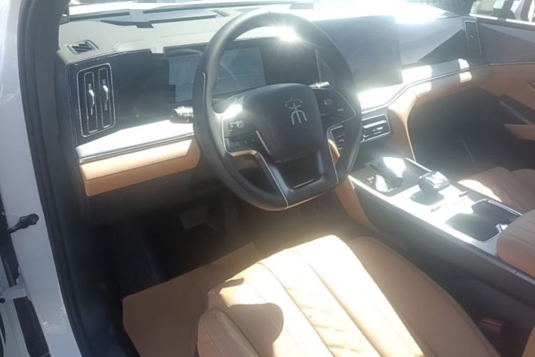 Used BYD Song L DM-i 2024 112 km Beyond Edition Center Console