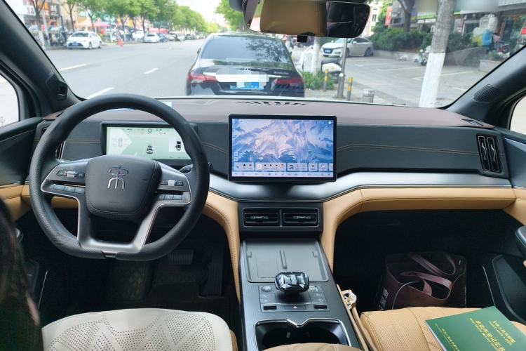 Used BYD Song L DM-i 2024 112 km Beyond Edition Center Console